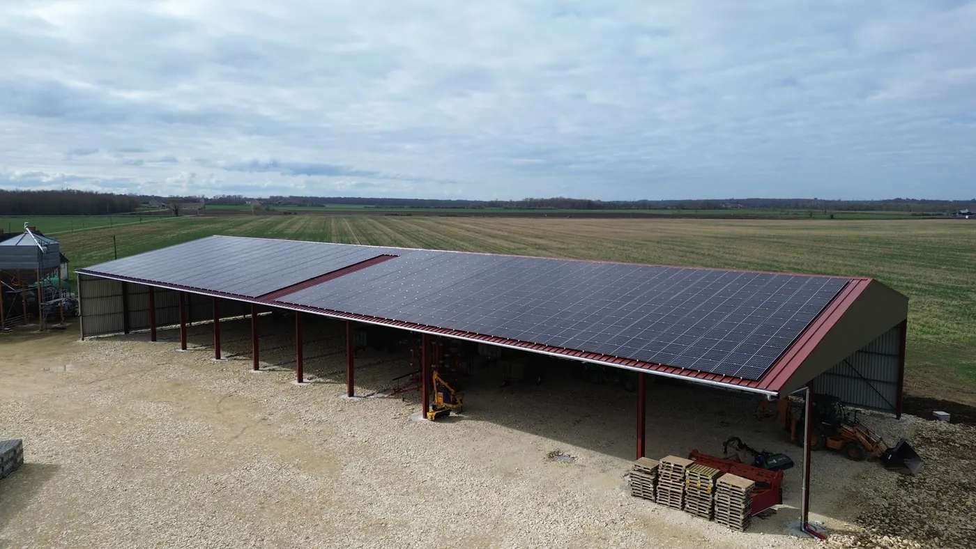Hangar agricole photovoltaïque de 300 kWc